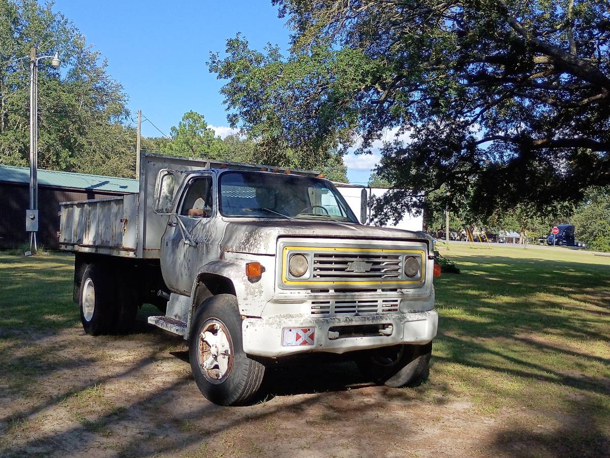 Gmc-Dump-truck-1984-white