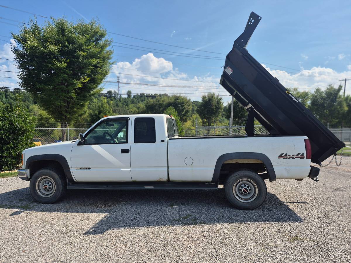 Gmc-Sierra-34-ton-nominal-1994-white