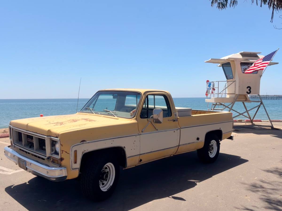Gmc-Sierra-grande-2500-1974-yellow
