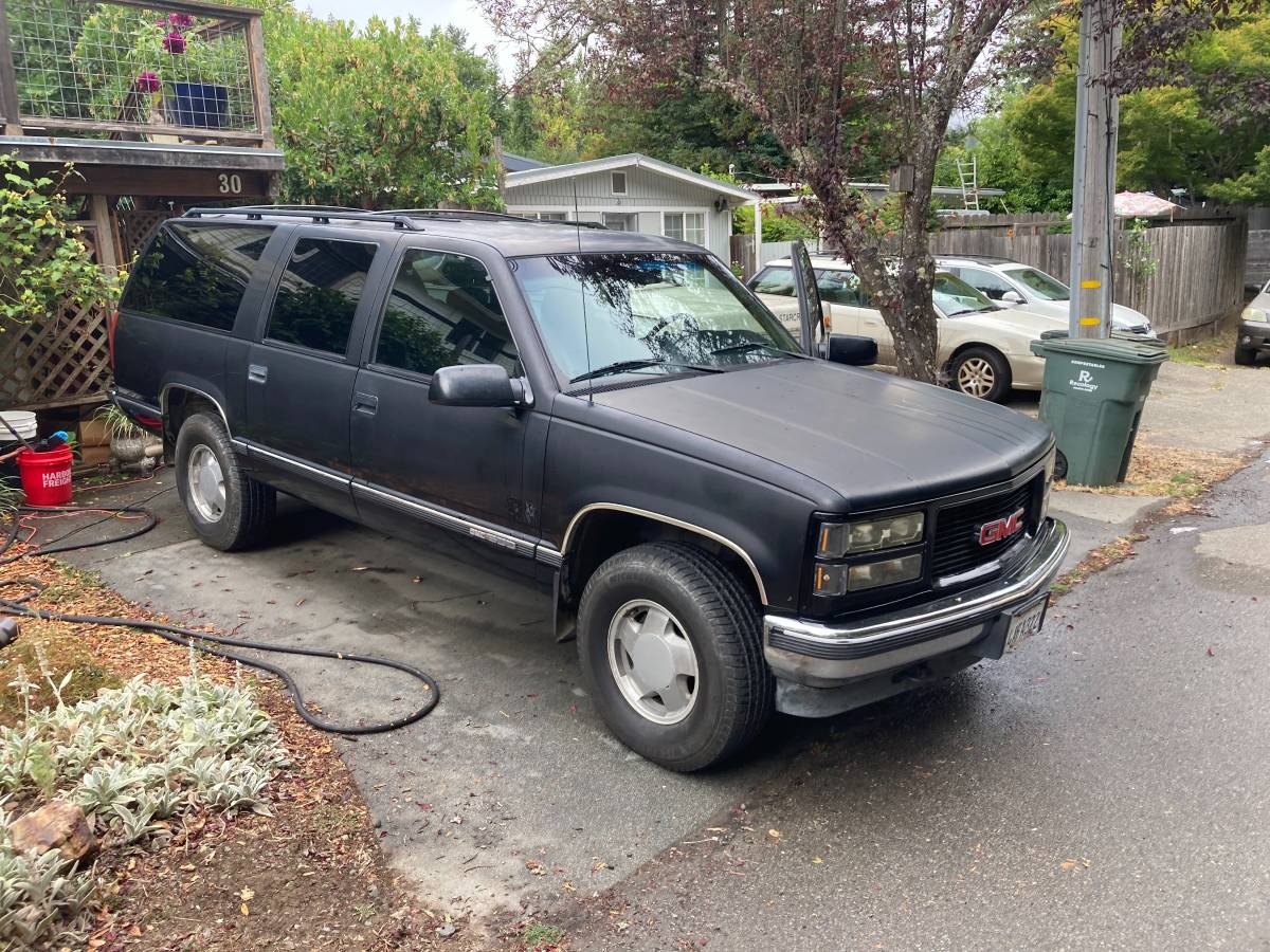 Gmc-Suburban-1500-1995-black