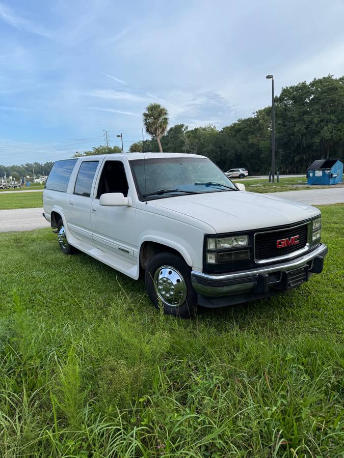 Gmc-Suburban-1995-white