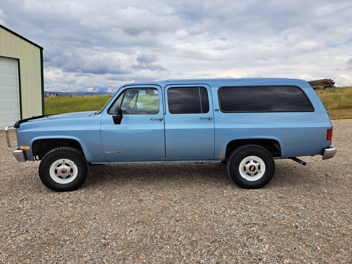 Gmc-Suburban-2500-1990-blue