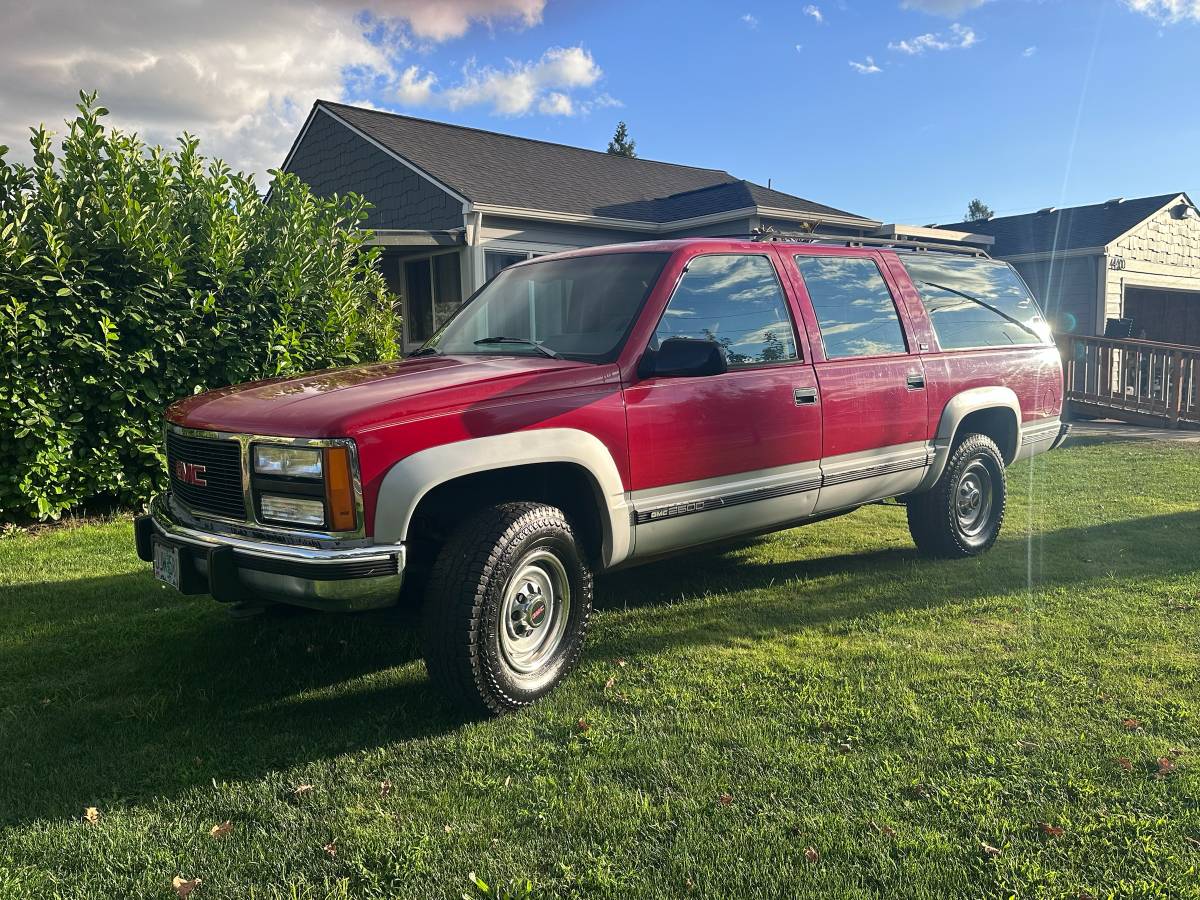 Gmc-Suburban-sle-2500-1993-red