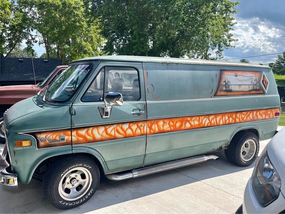 Gmc-Vandura-g2500-1977