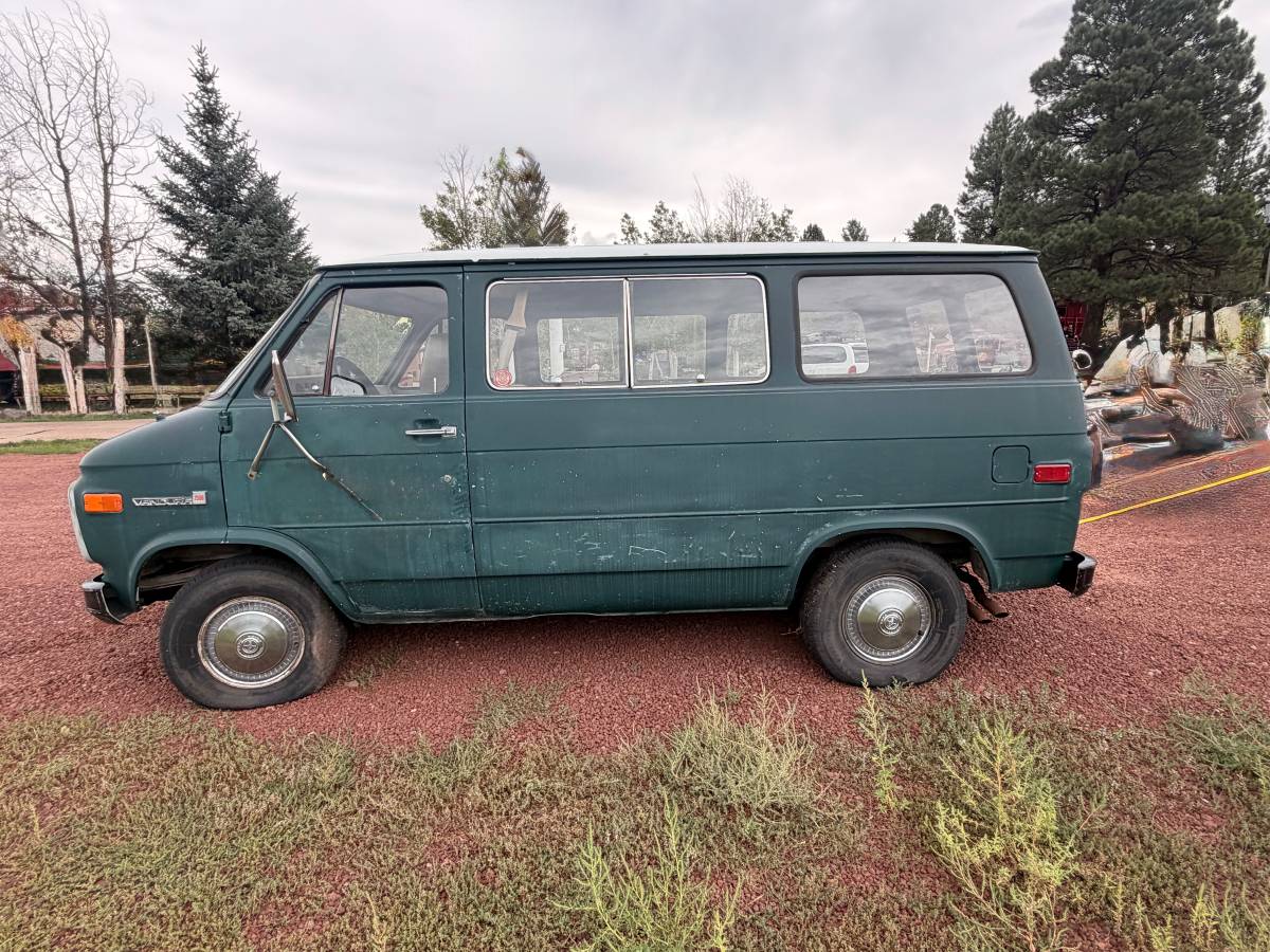 Gmc-Vanduro-2500-1989-green