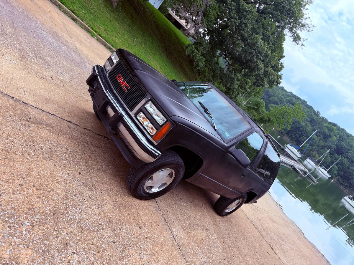 Gmc-Yukon-1993-black Gmc-Yukon-1993-black