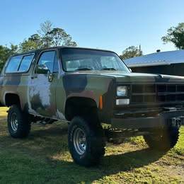 Gmc-jimmy-2door-4x4-1980-green