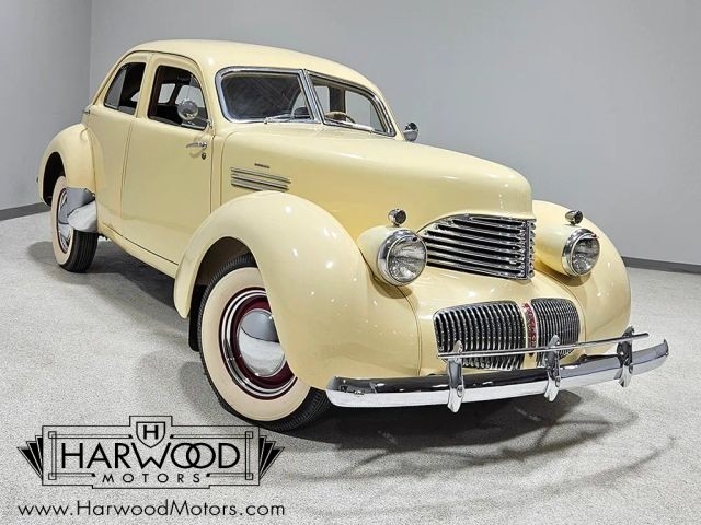 Graham-1940-Sedan-Brown-cloth
