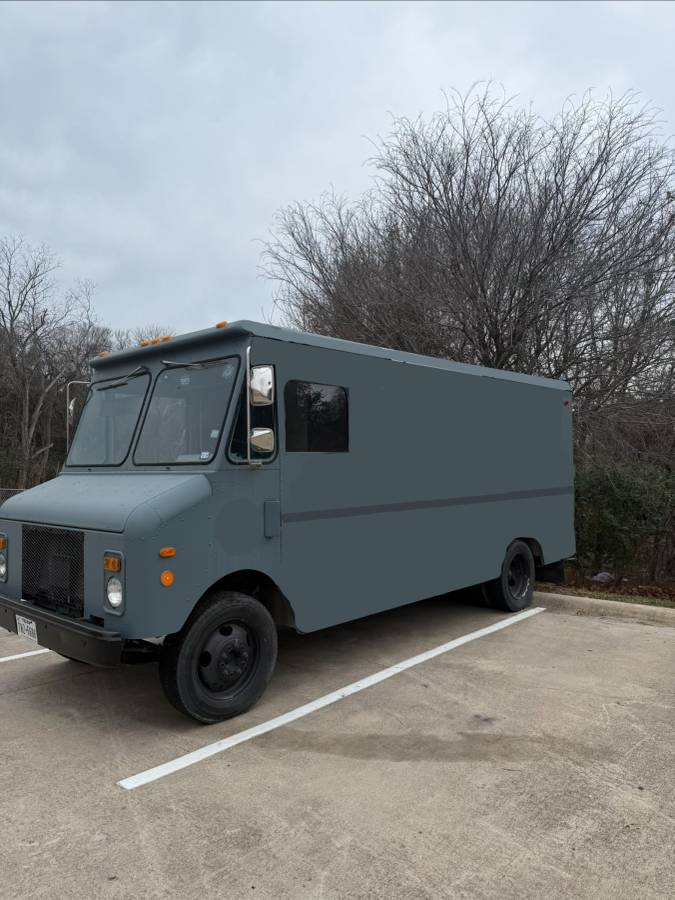 Grumman-box-truck-1987-grey Grumman-box-truck-1987-grey