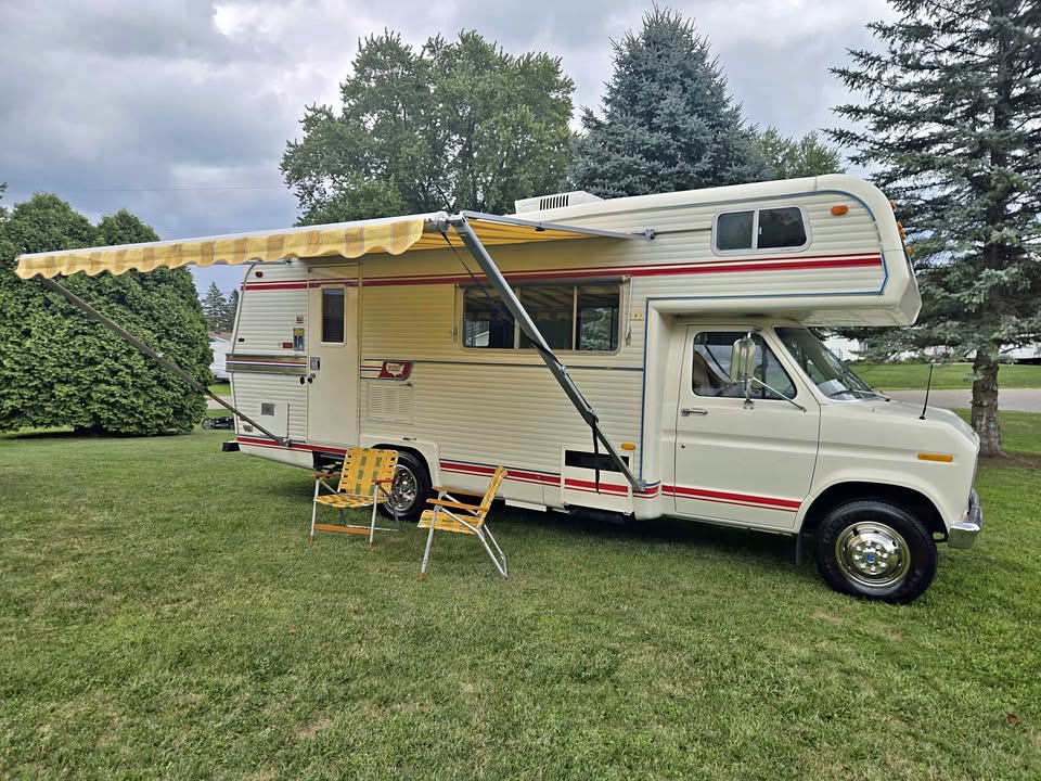 Holiday-rambler-Ford-e350-1977