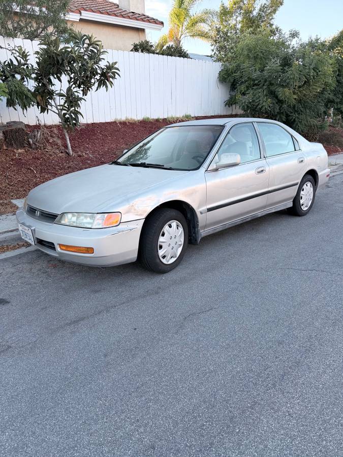 Honda-Accord-1996-silver