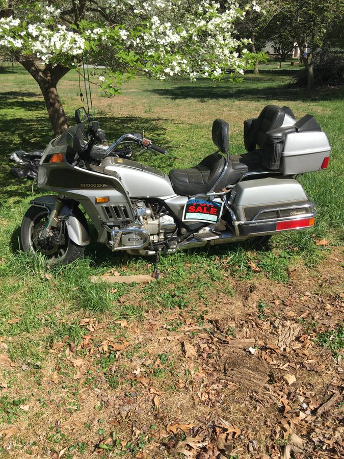 Honda-Goldwing-aspencade-gl1200-1986-grey