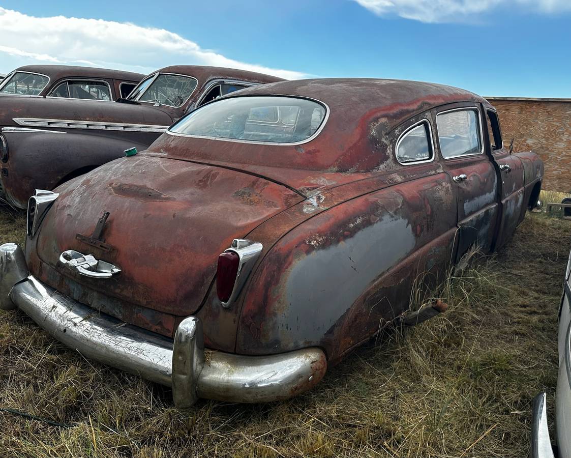 Hudson-Sedan-1951-grey