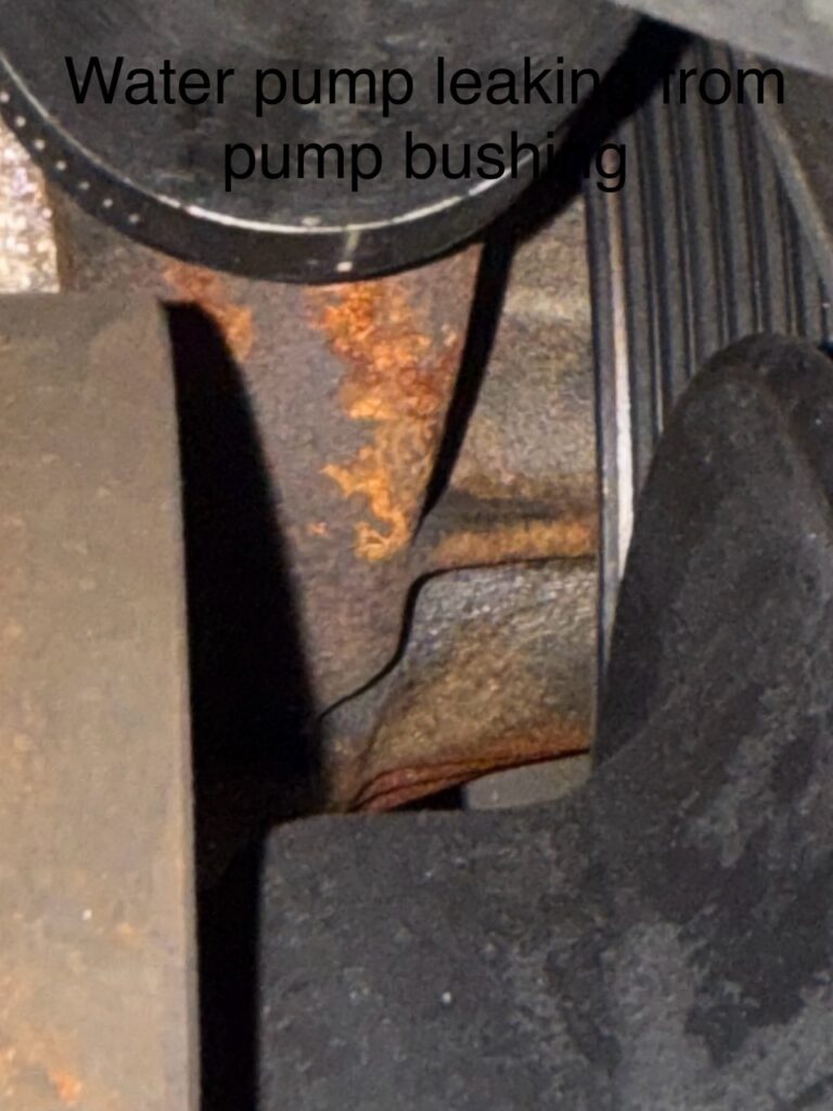 Suintement au palier de la pompe à eau du Suburban 1995