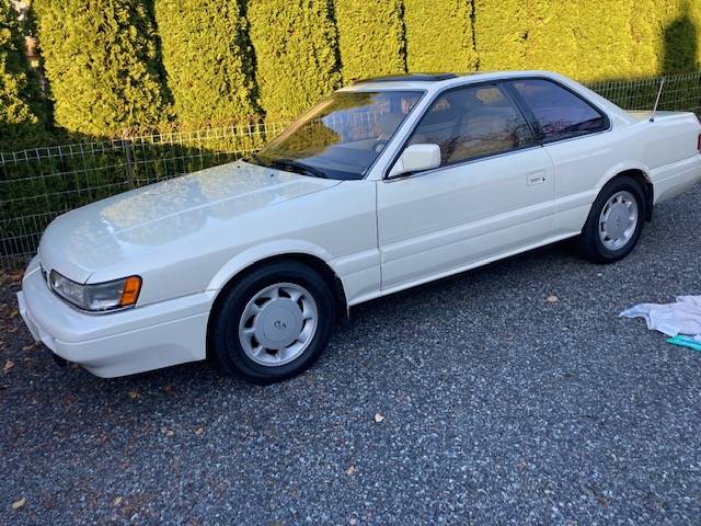 Infiniti-1991-white
