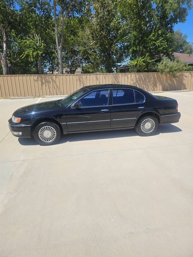 Infiniti-i30-1996-black