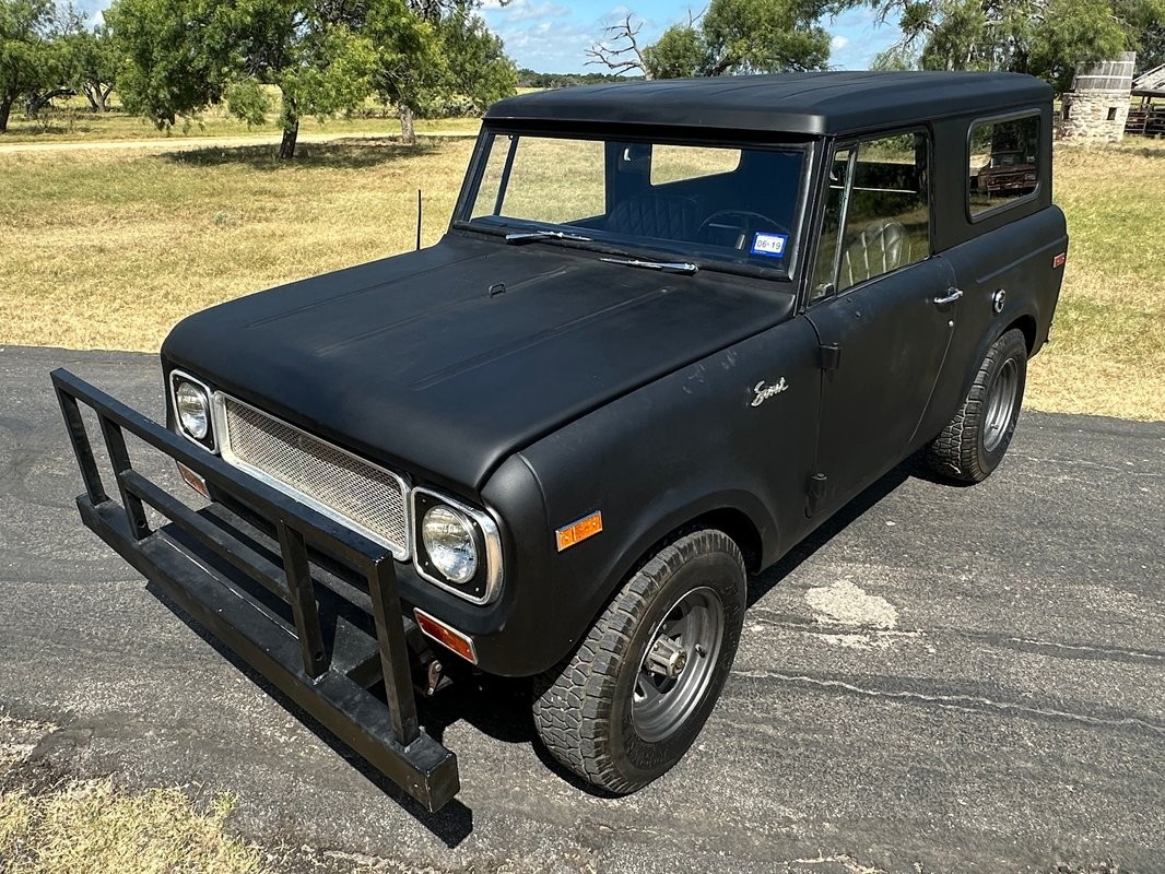 International-1970-SUV-Black International 1970