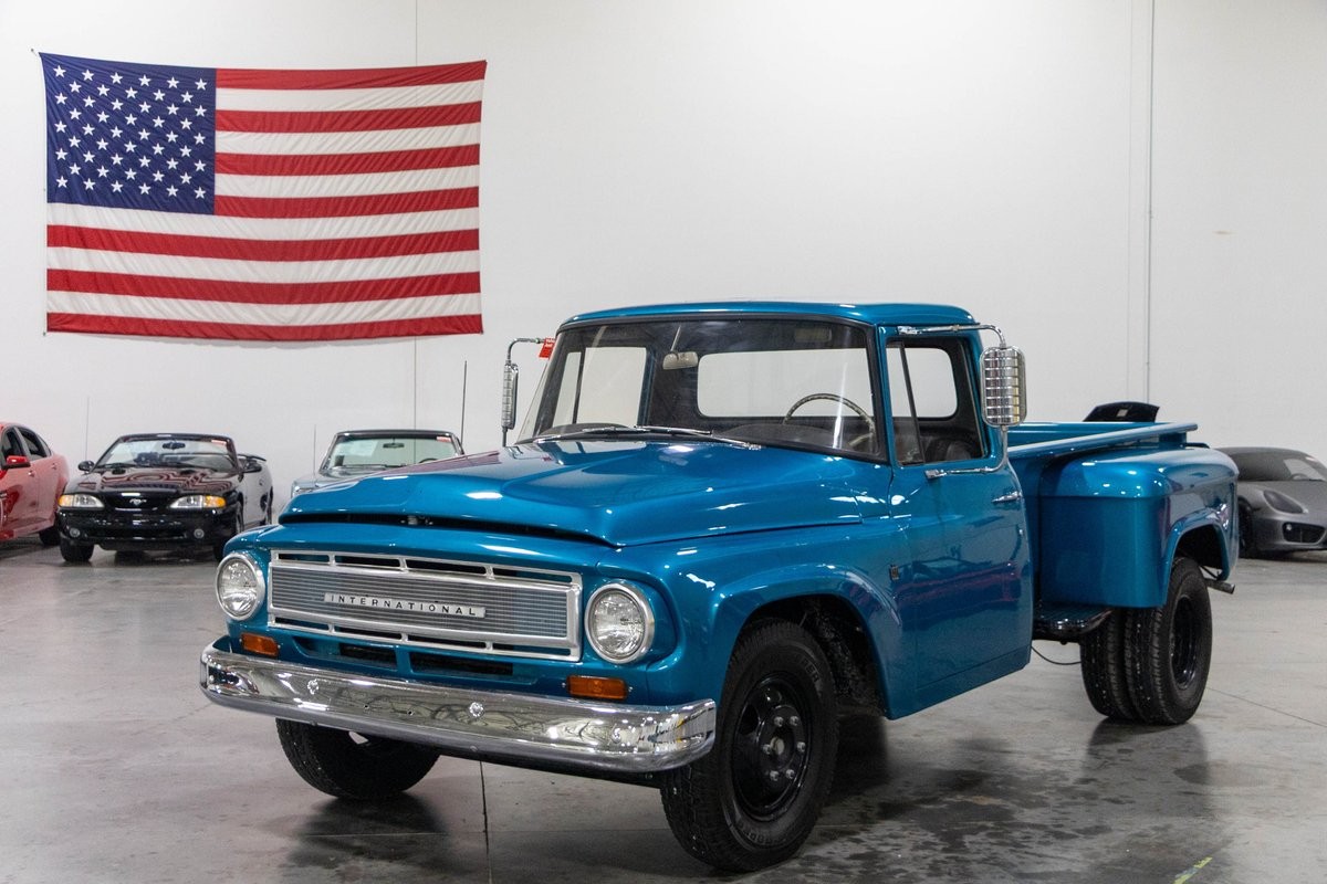 International-Harvester-1300B-1967-Truck