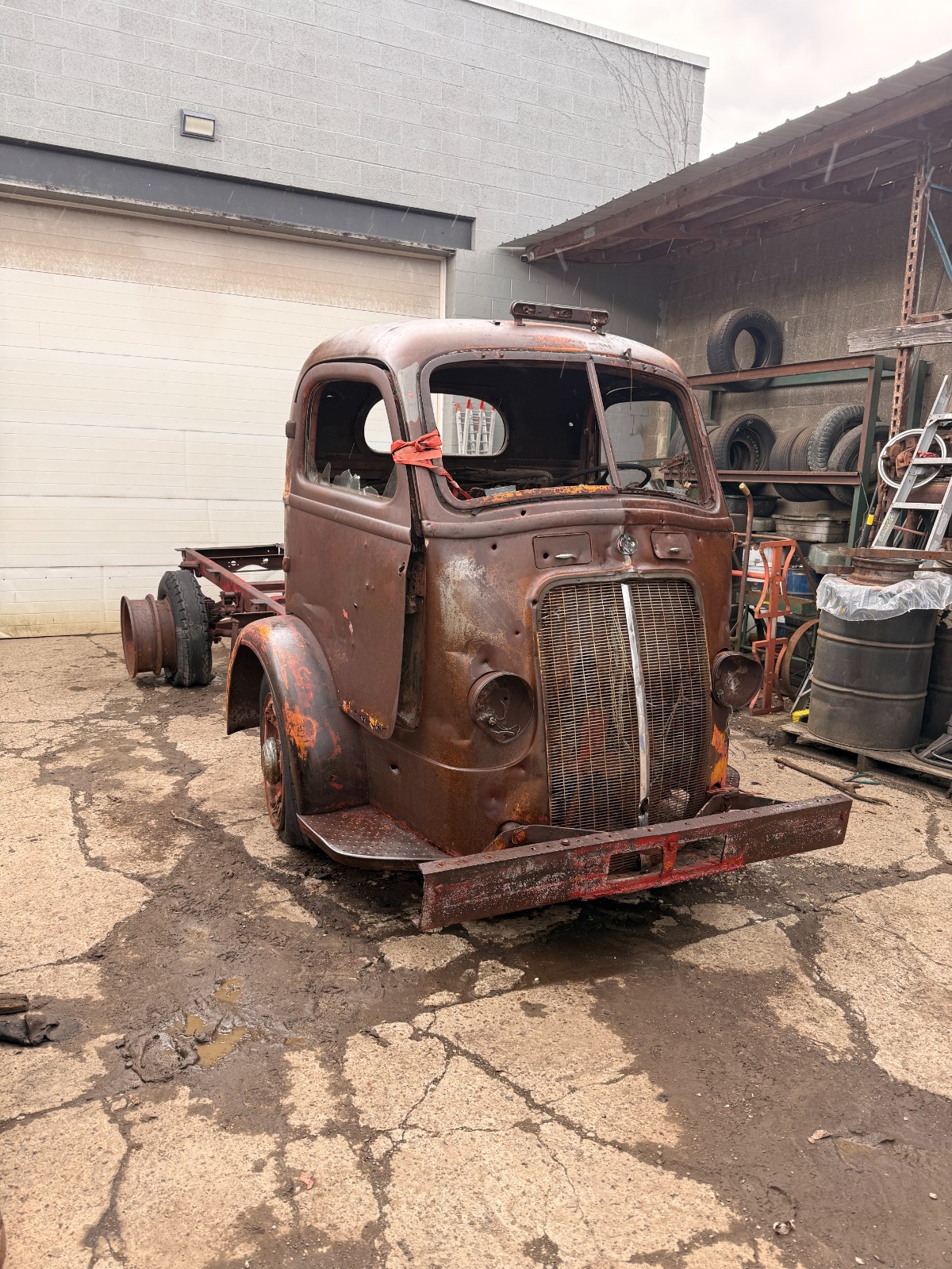 International-Harvester-D-300-COE-1938-Cab-Chassis