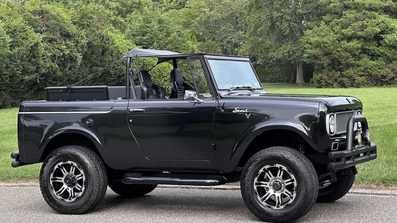 International-Harvester-Scout-1969-Convertible-Black