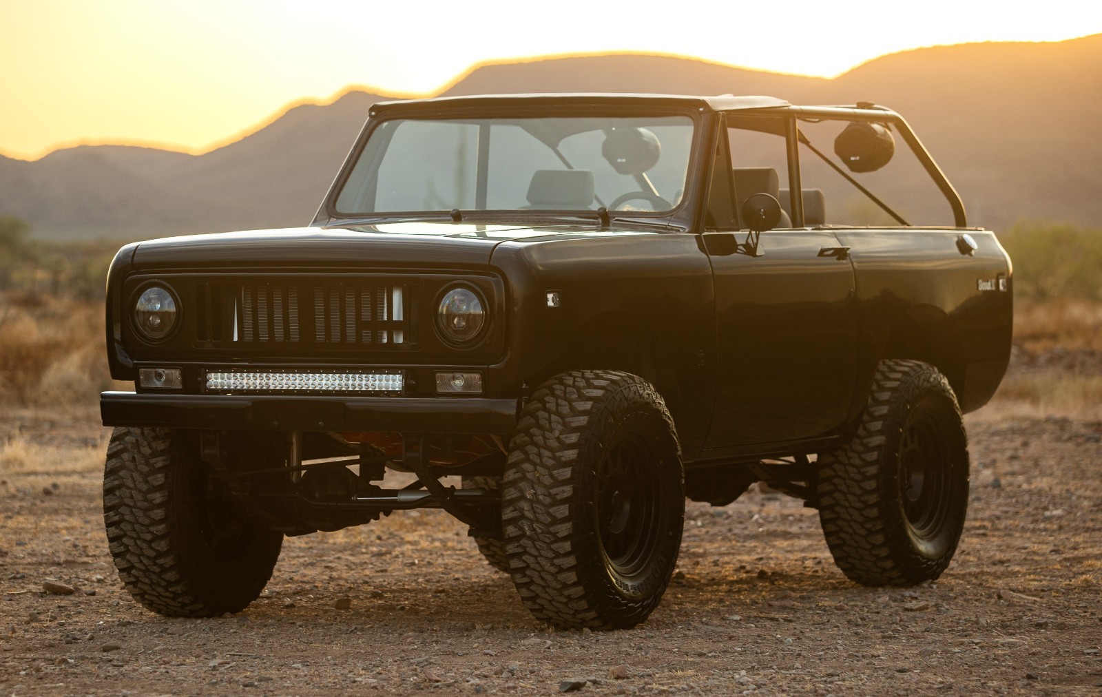International-Harvester-Scout-1974-Gray