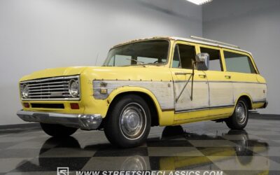 International Harvester Travelall 1974