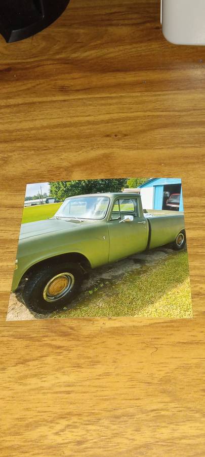 International-ihc-100-1975-green
