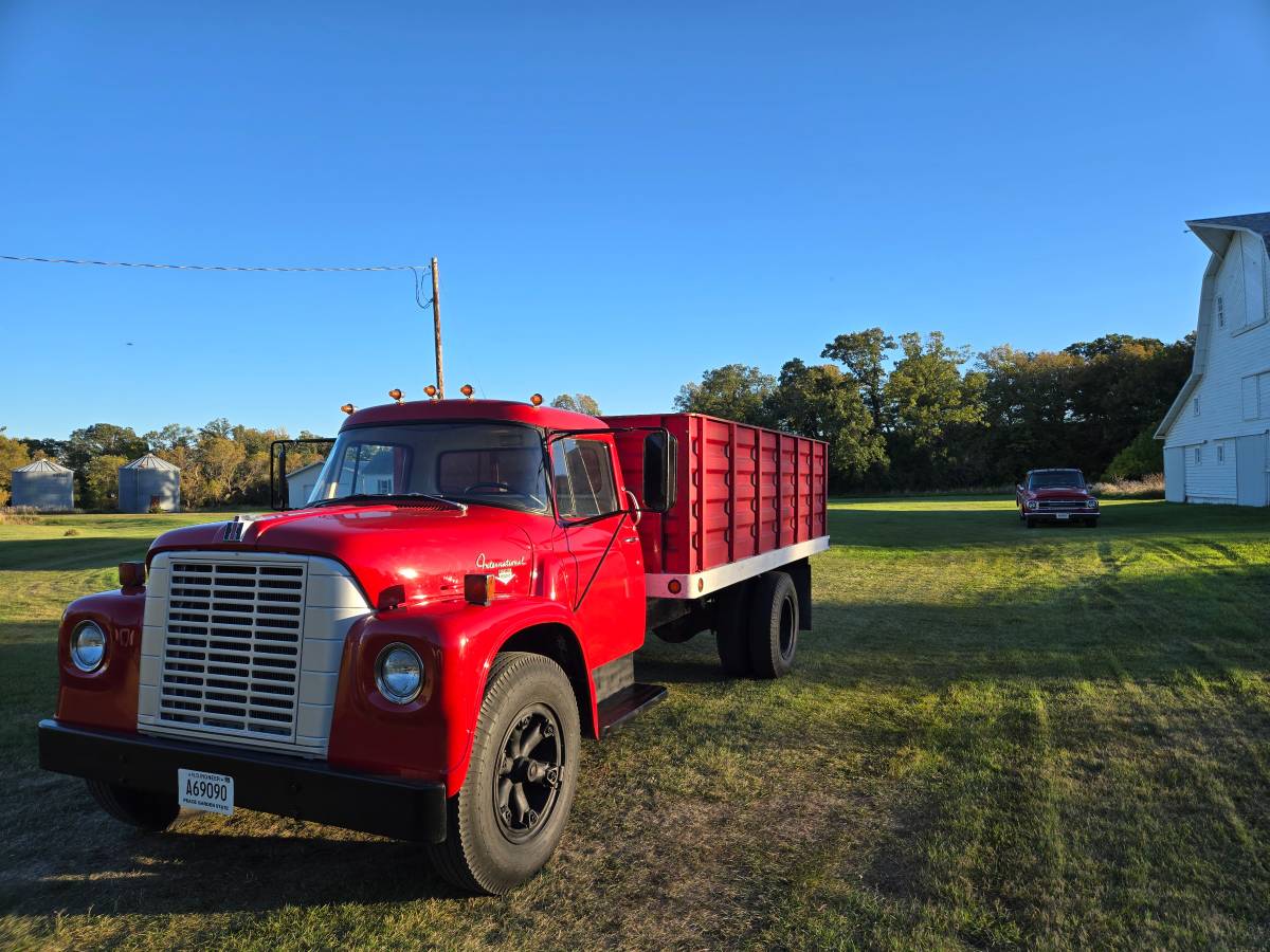 International-ihc-1600-1970-Red