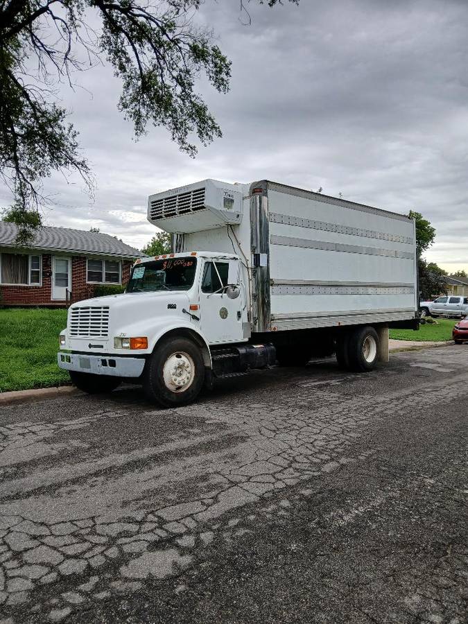 International-ihc-4700-1995-white
