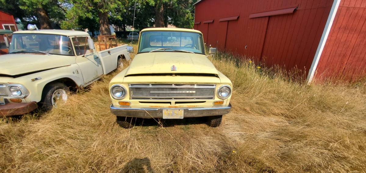 International-ihc-Pickup-1968-yellow