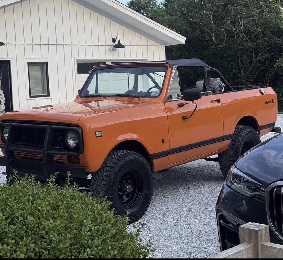 International-ihc-Scout-1973-orange