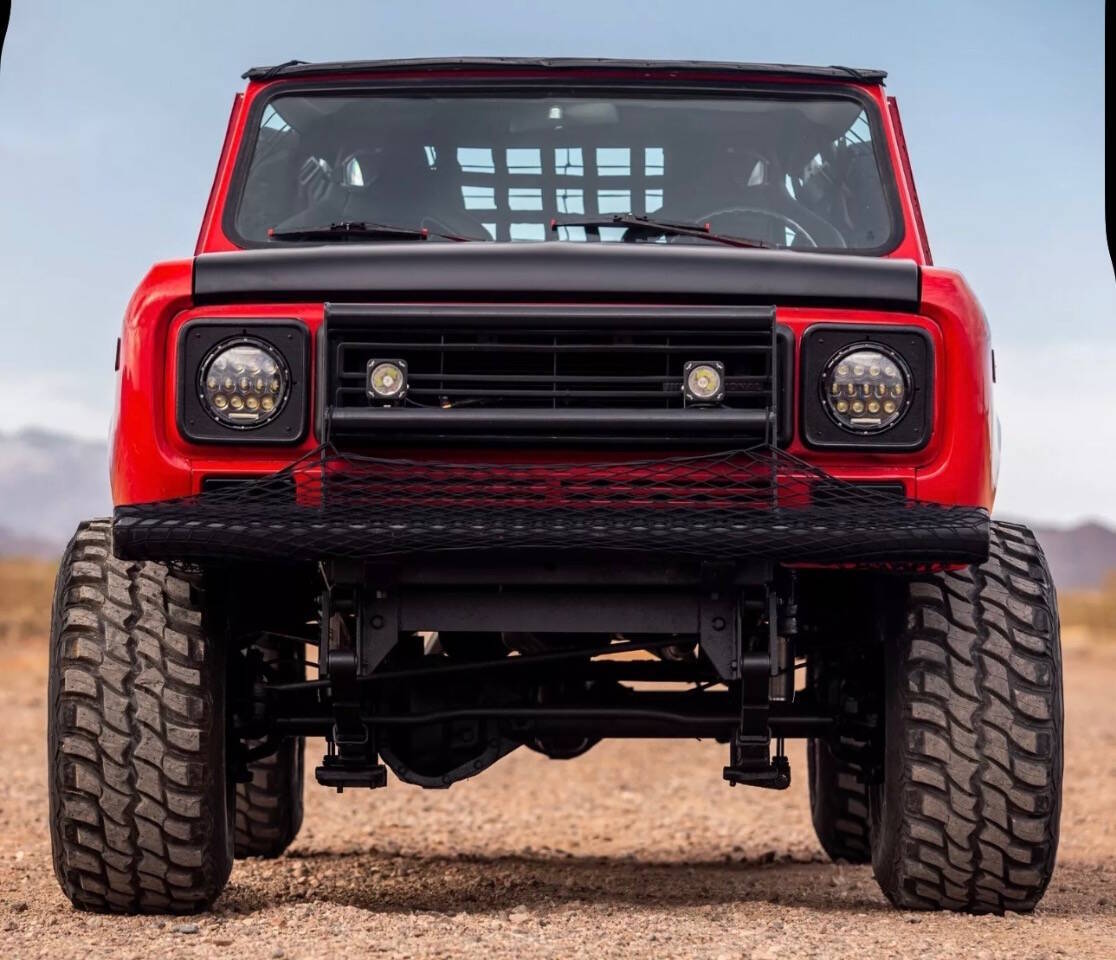 International-ihc-Scout-overland-edition-4x4-1978-Red-Black