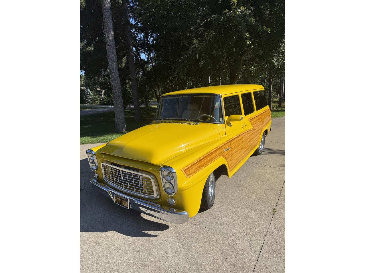 International-ihc-Travelall-1959-Yellow-w-Woodgrain-Tan-cream-leather