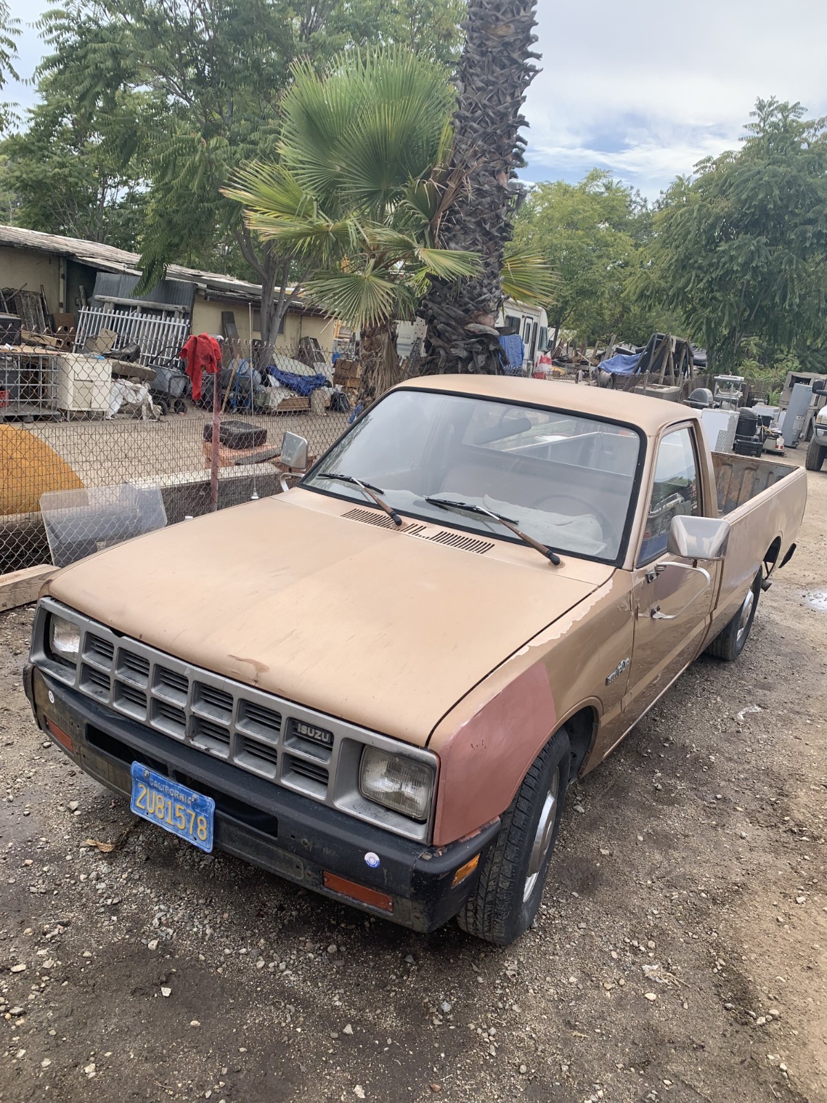 Isuzu-12-Ton-Pickup-1986-Standard-Cab-Pickup