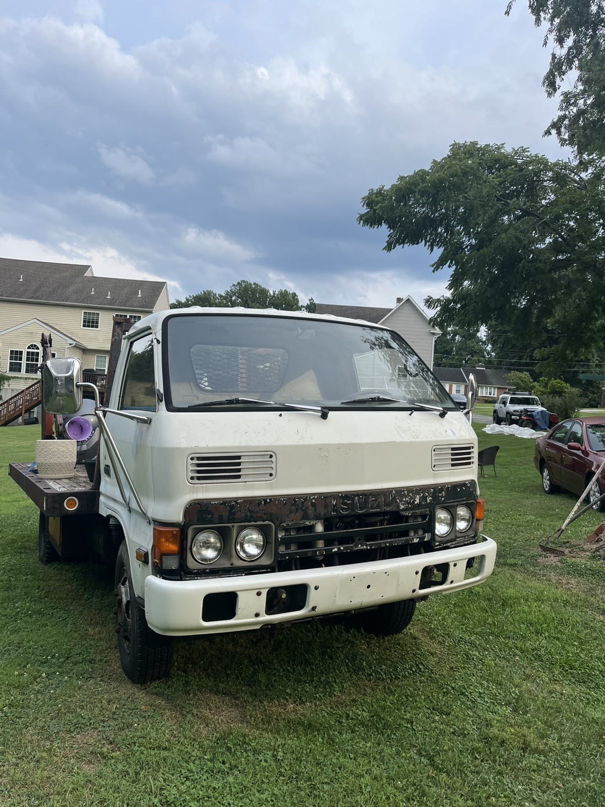 Isuzu-Pickup-1985-STRAIGHT-TRUCK-Tan