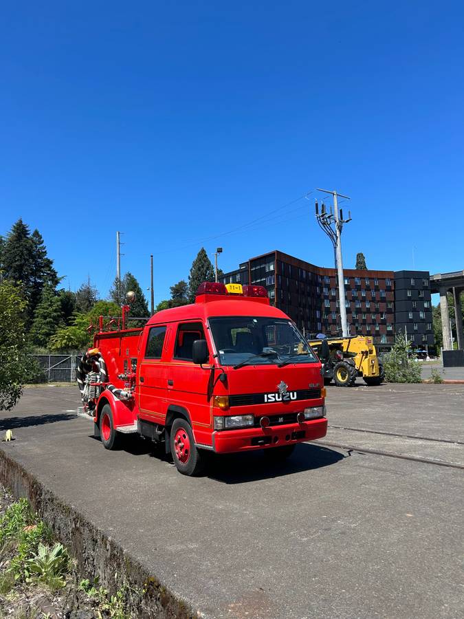 Isuzu-elf-1992-red