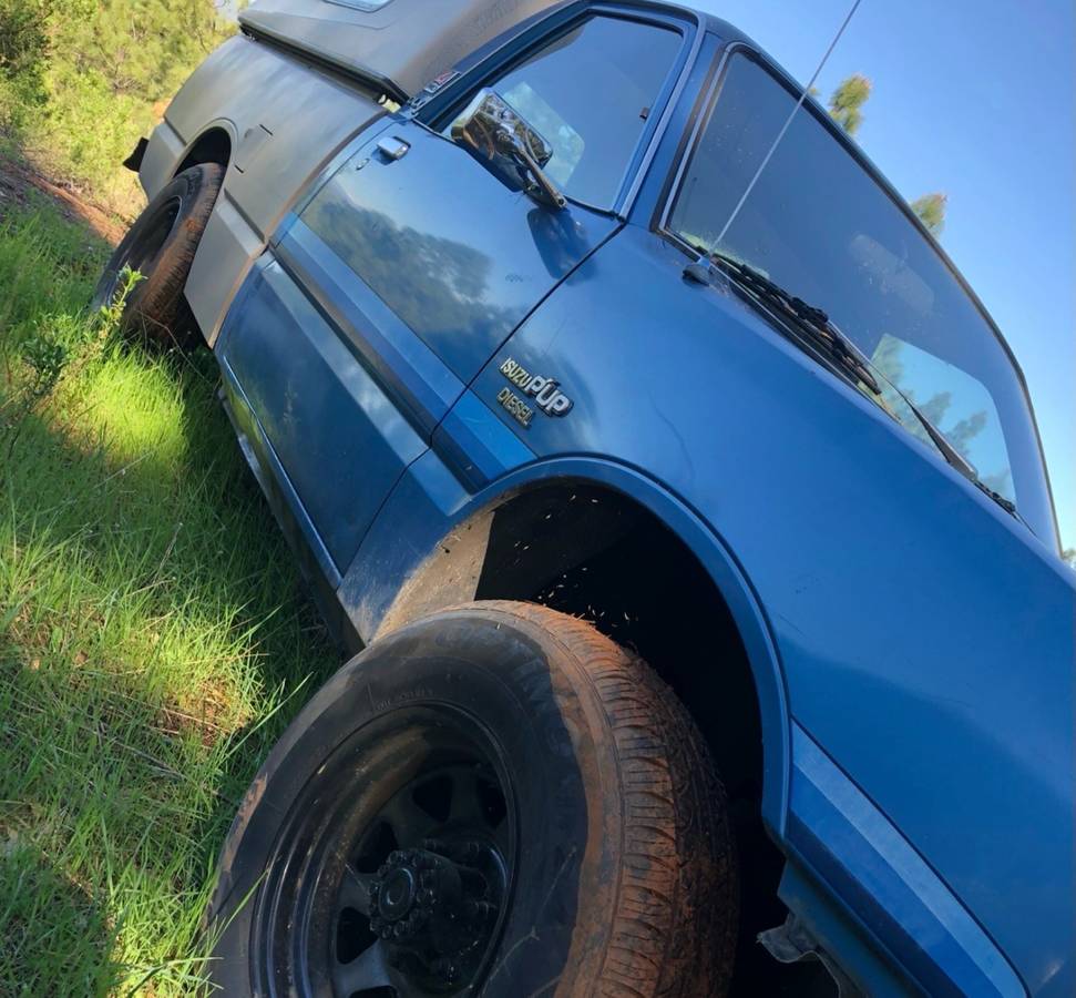 Isuzu-pup-1984-blue
