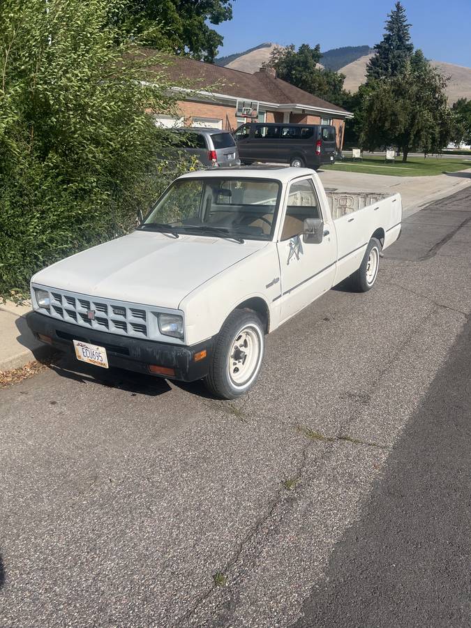 Isuzu-pup-1986-white