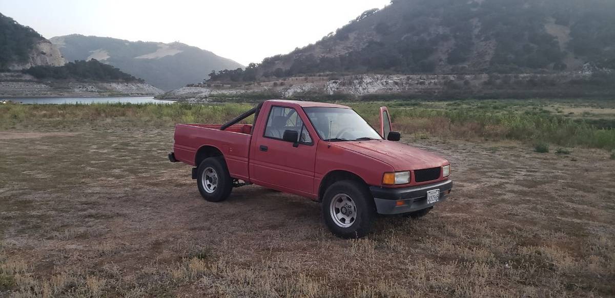 Isuzu-pup-1988-red