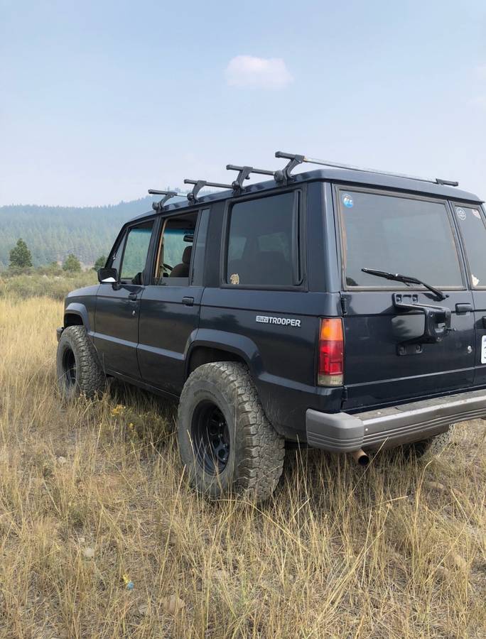 Isuzu-trooper-1990
