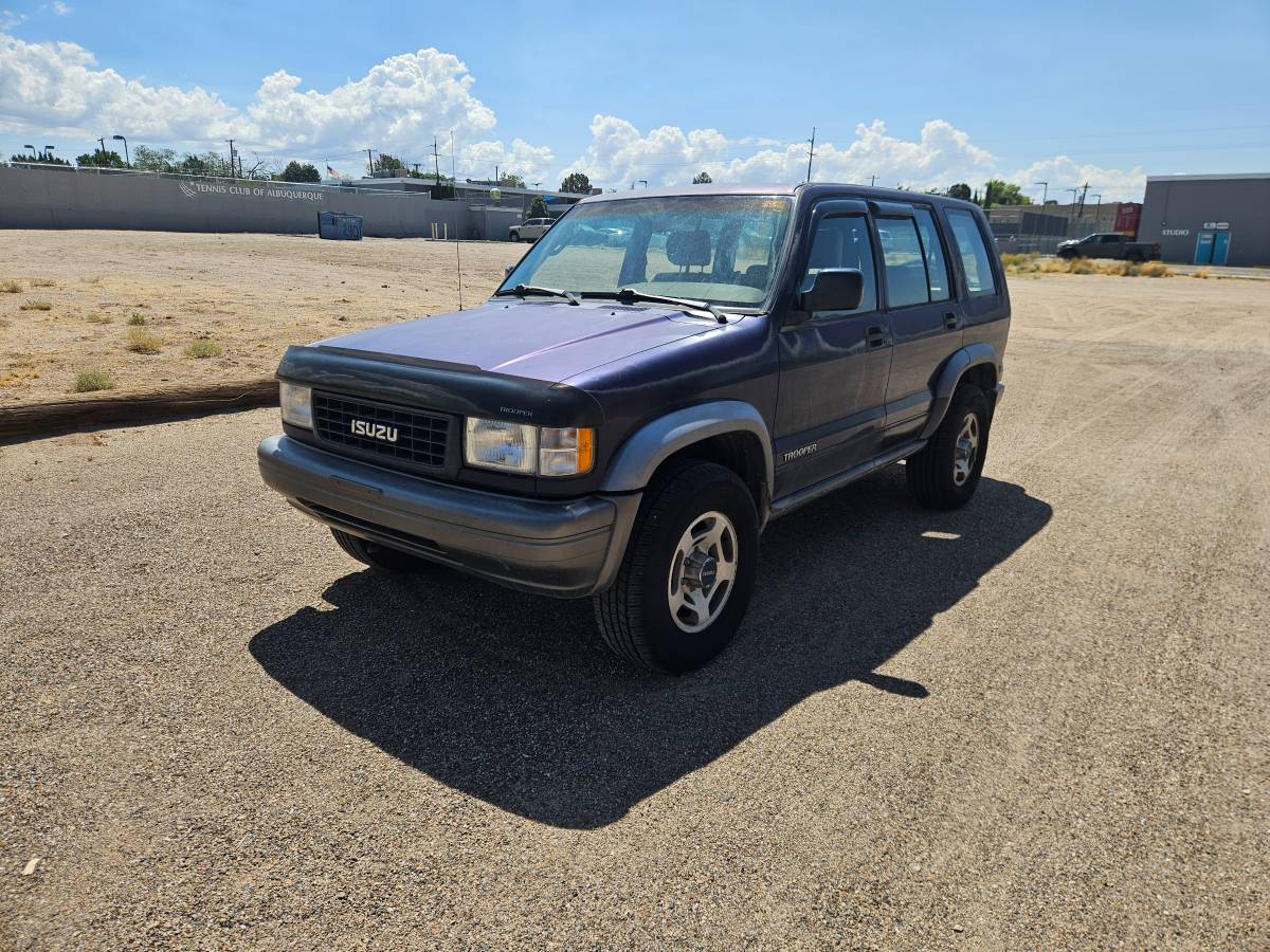 Isuzu-trooper-4-or-5-seater-plus-14-ton-nominal-1996