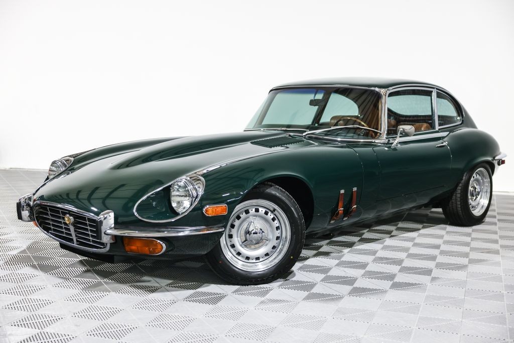 Jaguar-E-Type-1972-Green