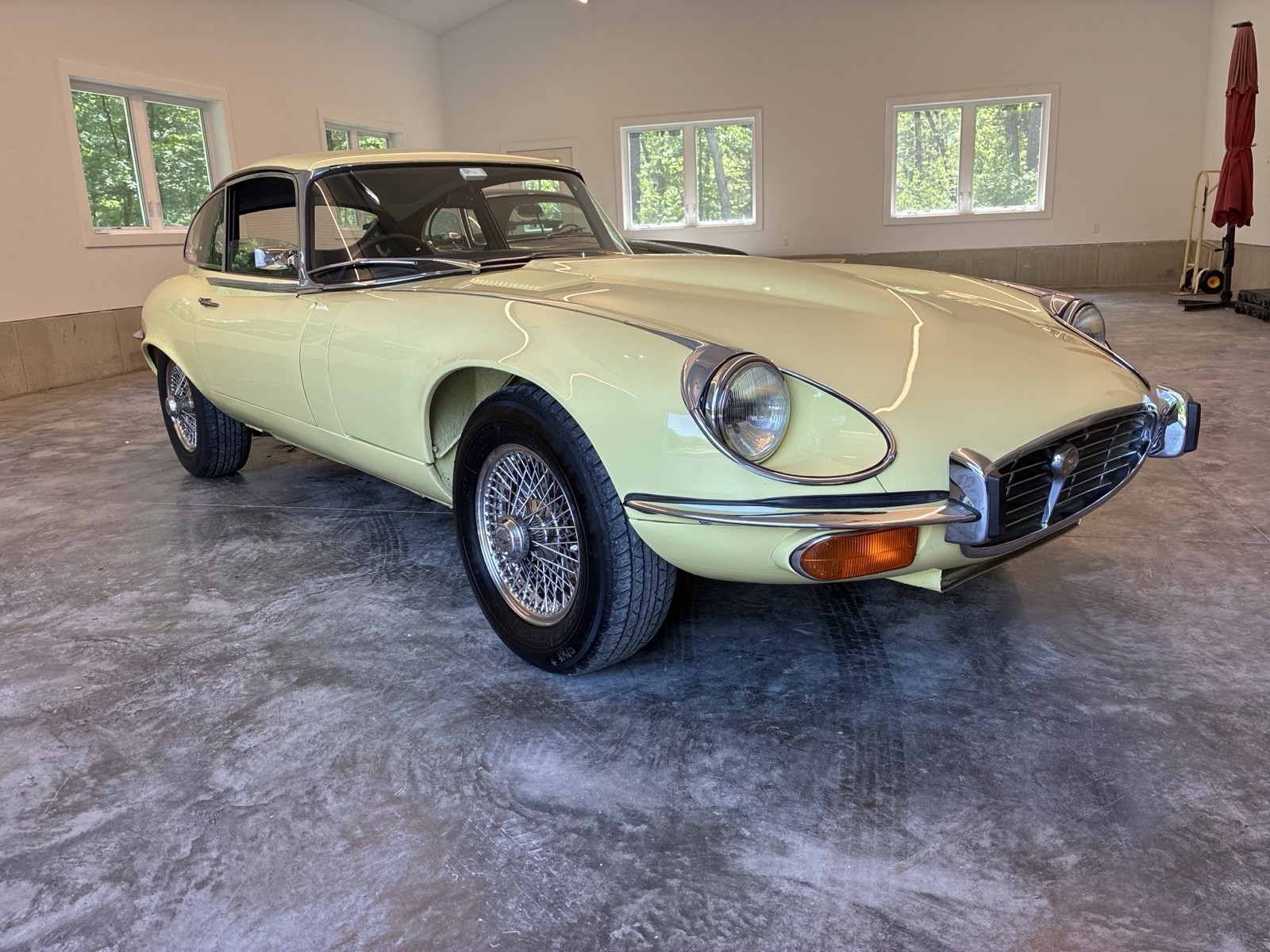 Jaguar-E-Type-V12-1972-Coupe-Black