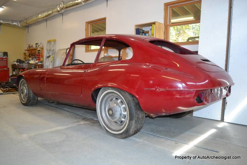 Jaguar-E-type-coupe-1972-red