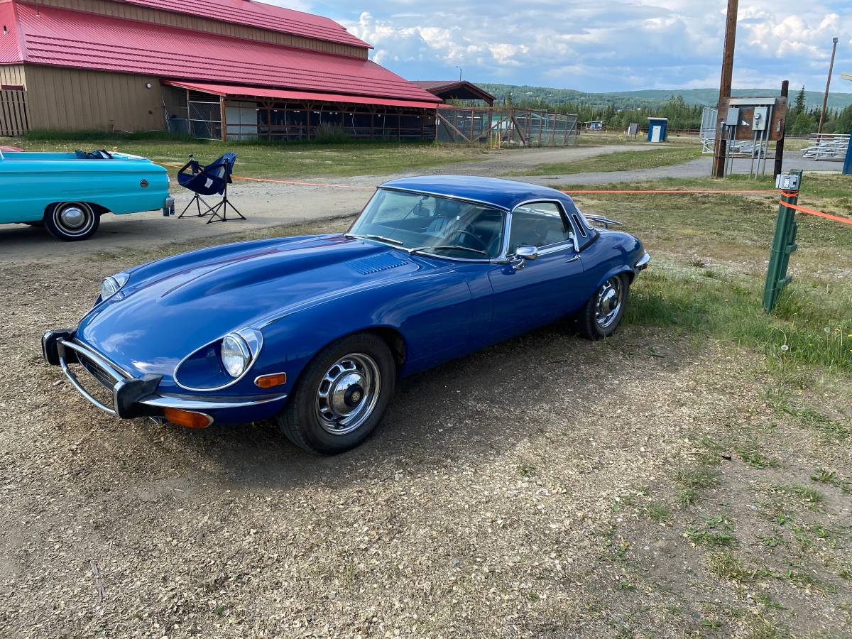 Jaguar-E-type-v12-1973-blue