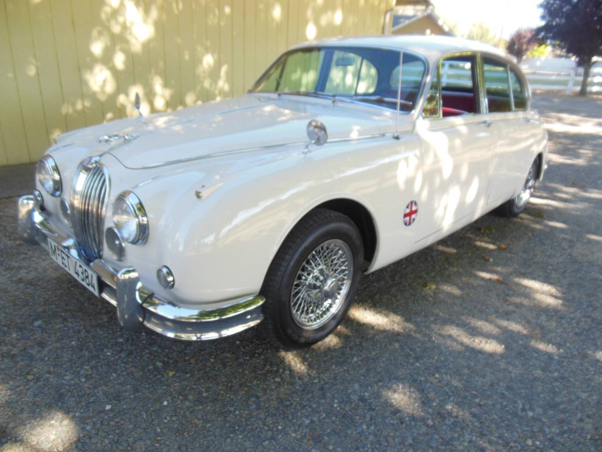 Jaguar-Mk-11-1963-white