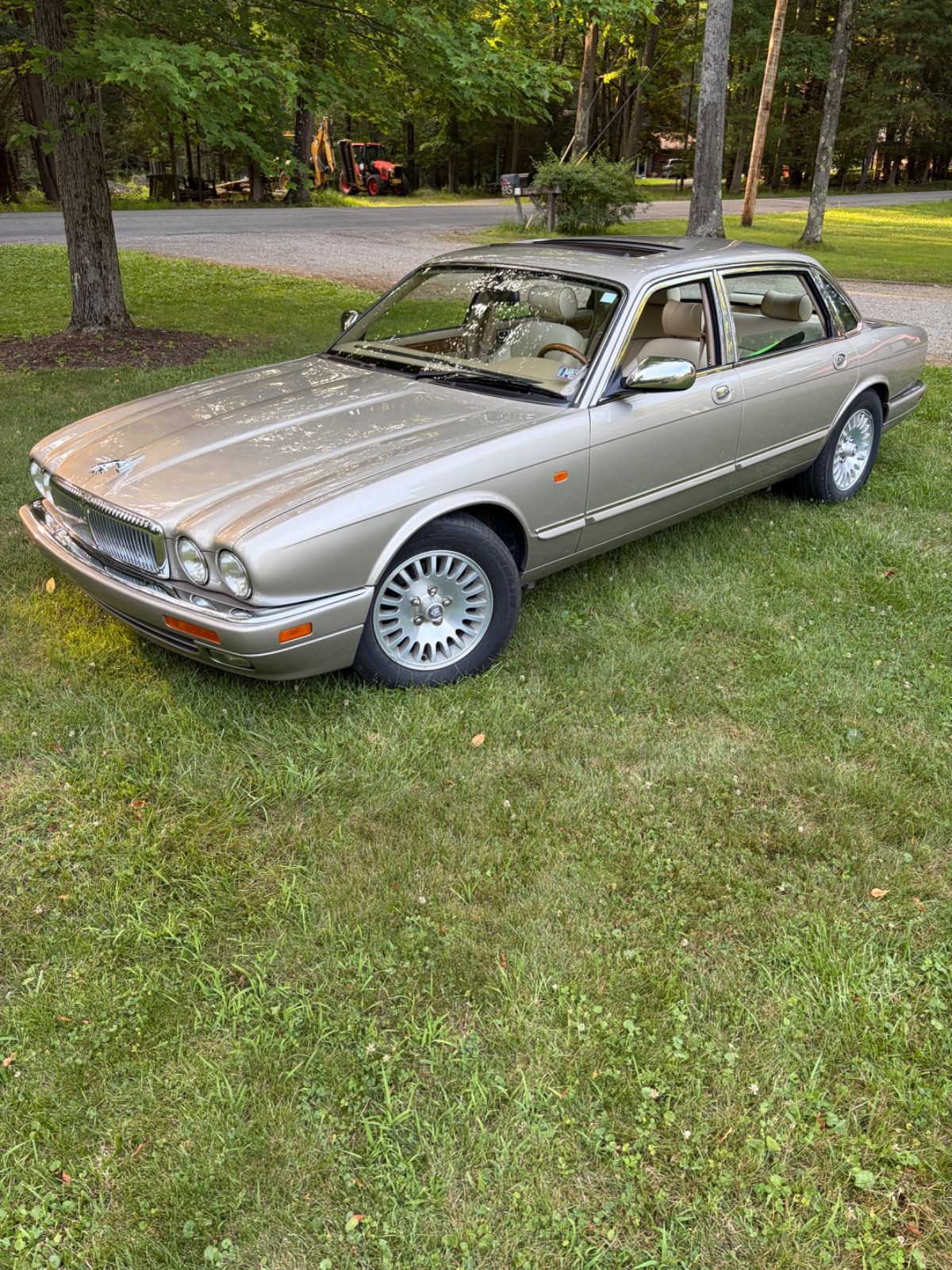 Jaguar-Vanden-Plas-1996-Sedan-Tan