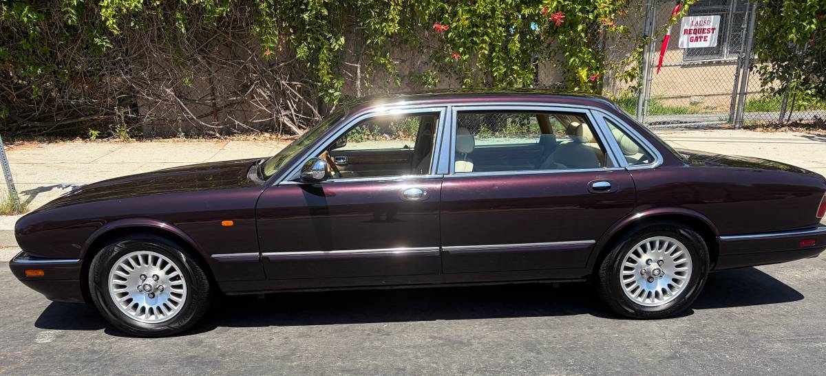 Jaguar-Vanden-plas-1996-custom