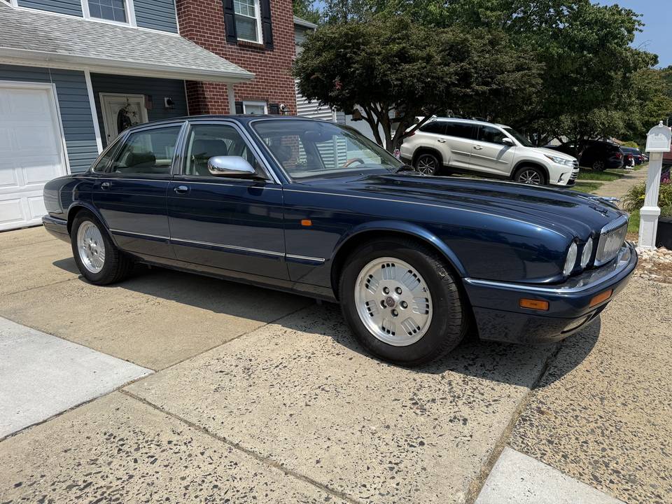Jaguar-Vandenplas-1995-Blue