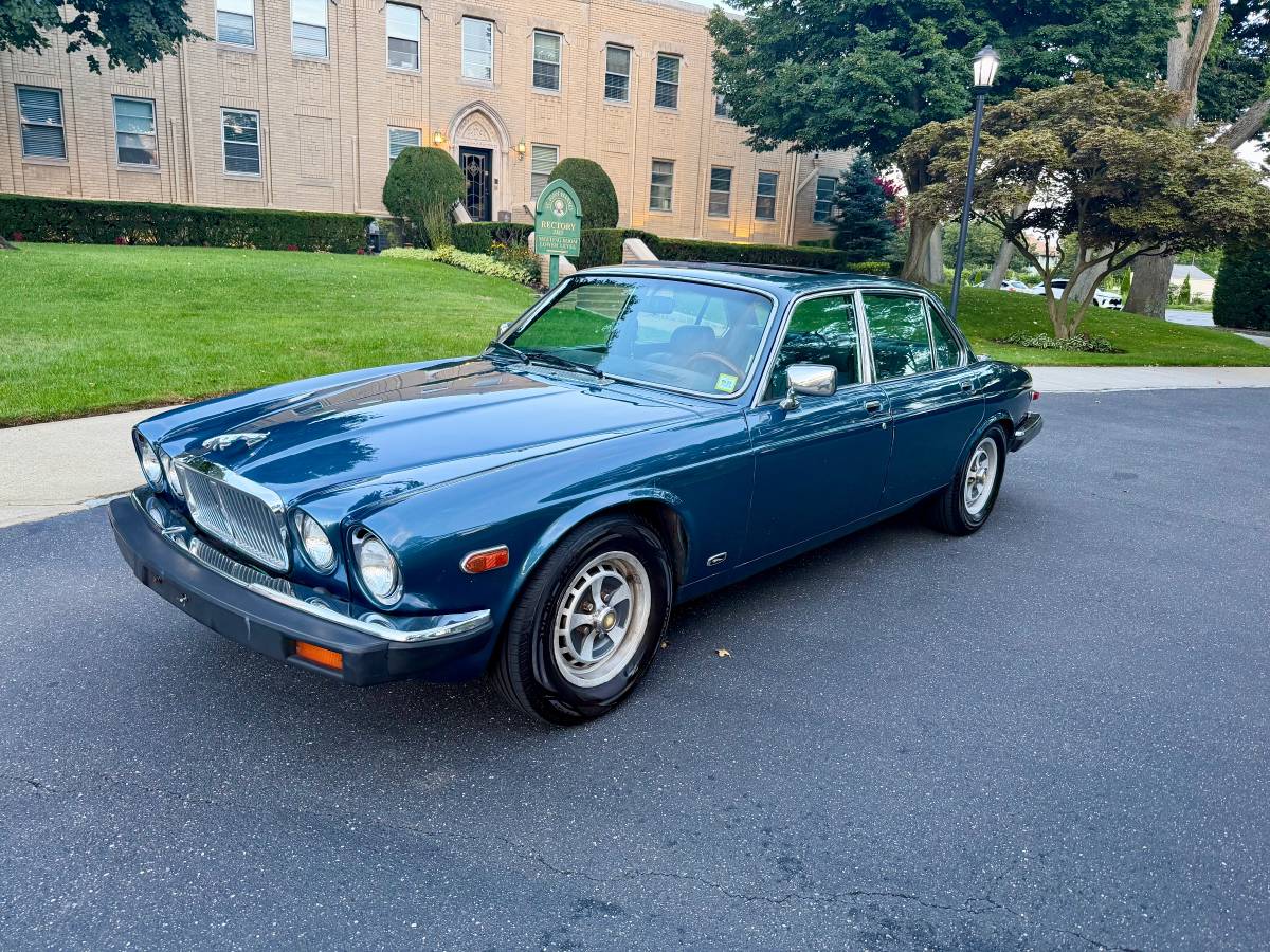 Jaguar-Xj6-1985-Blue